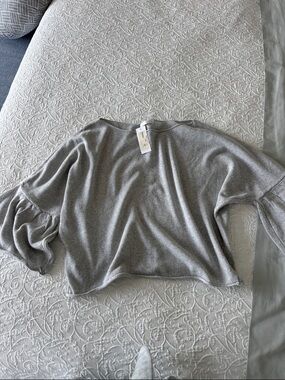 Cozy Gray Puff-Sleeve Sweater Top